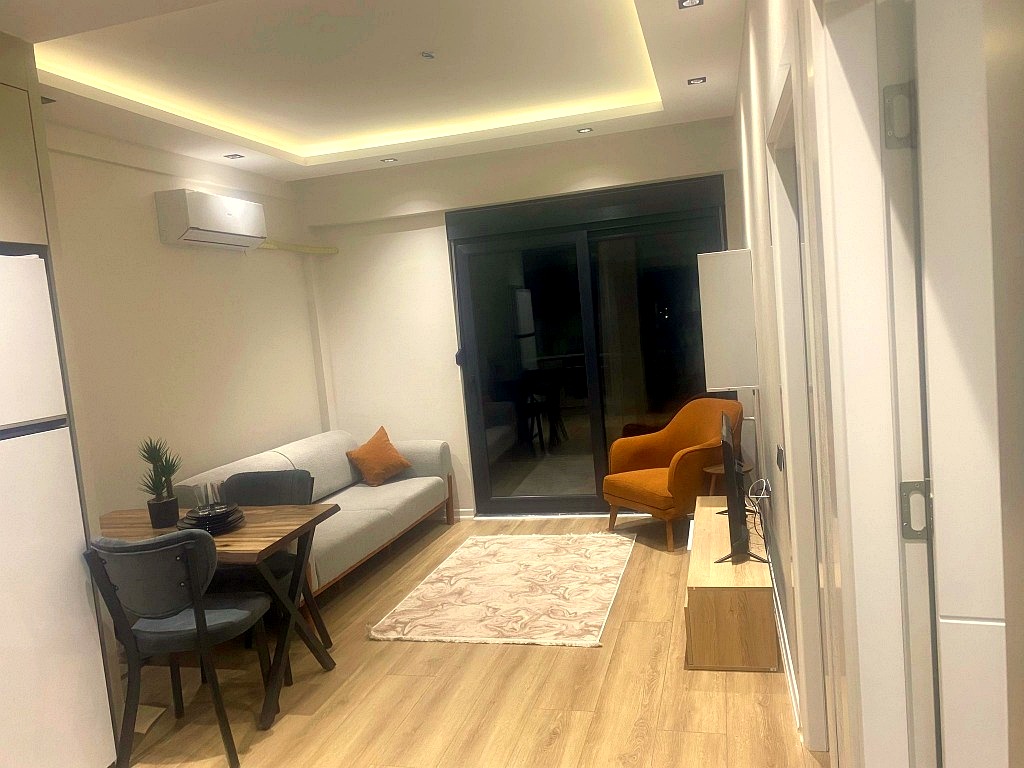 Spacious Living Room & Comfort